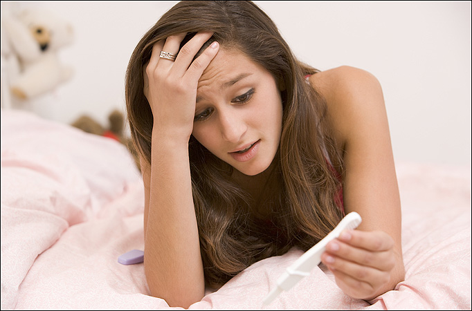 teen-with-pregnancy-test1