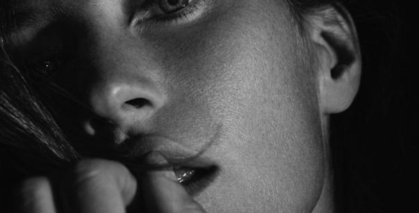 gisele-shuns-makeup-in-new-ad-campaign-for-blk-dnm