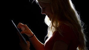 Teenager-Online-Dangers girl ipad