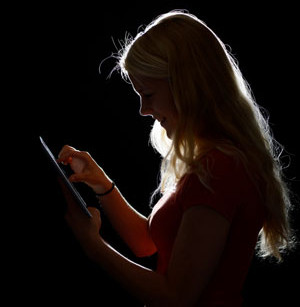 Teenager-Online-Dangers girl ipad