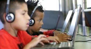 KIDS COMPUTER STUDENTS CLASS