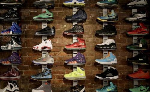 nike youthculturereport.com sneaker pawn shop