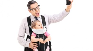 dad-taking-a-selfie-with-baby