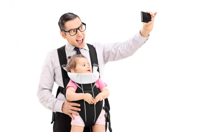 dad-taking-a-selfie-with-baby