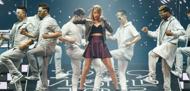TAYLOR SWIFT LIGHT SAVES