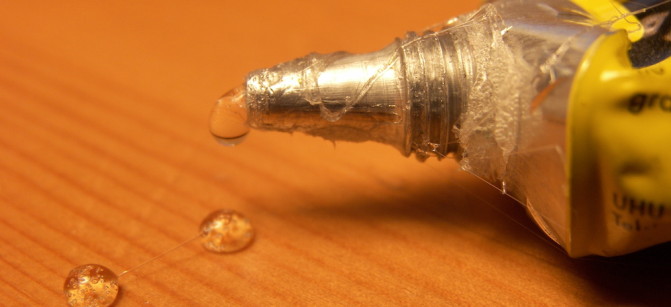 glue sticky scool