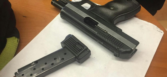gun G