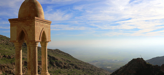 cross nineveh iraq assyrian