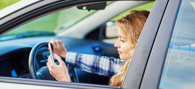 istock_teen-driving-texting-3x2
