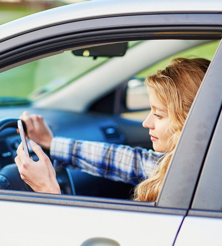 istock_teen-driving-texting-3x2