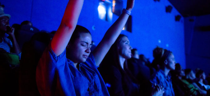 praise-god-hands-up