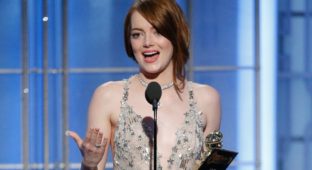 ap-emma-stone-golden-globe-award-mt-160108_31x13_1600