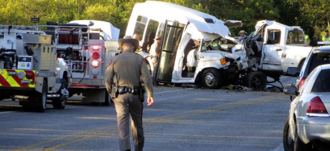 ct-texas-church-bus-crash-20170330-001