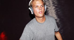 NEW YORK - JUNE 17:  DJ Avicii spins at Marquee on June 17, 2010 in New York City.  (Photo by Johnny Nunez/WireImage)