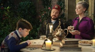 Magic is just a passing fez: Lewis (Owen Vaccaro), Uncle Jonathan (Jack Black) and Mrs. Zimmerman (Cate Blanchett) in The House with a Clock in its Walls.